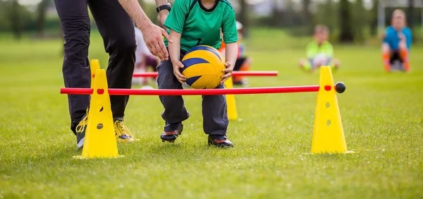棋牌游戏软件开发的后台逻辑：随机数发生器（RNG）的奥秘。（揭秘棋牌游戏后端：RNG随机数生成器的工作原理）